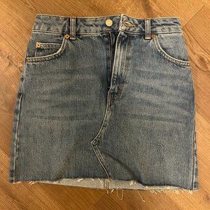 TOPSHOP - Blue Denim Skirt, US size 2, BNWT